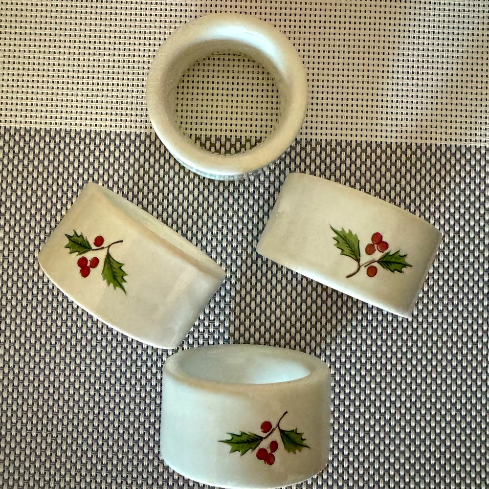 International Noel Napkin Rings